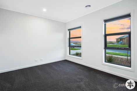 Property photo of 23 Marmalade Road Manor Lakes VIC 3024