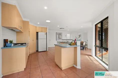 Property photo of 9 Magnolia Close Jerrabomberra NSW 2619