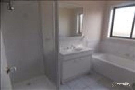 Property photo of 34 Bellarine Drive Cranbourne VIC 3977