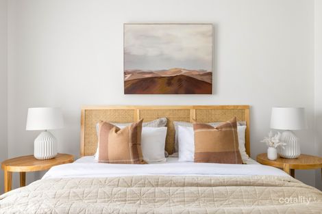 Property photo of 11 Kippenross Drive Narre Warren South VIC 3805