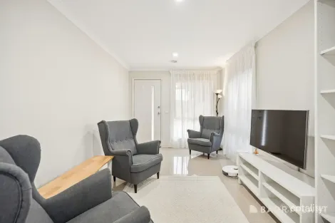 Property photo of 4 Ahern Road Pakenham VIC 3810