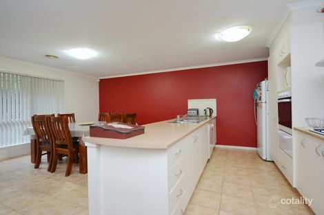 Property photo of 43 Bowral Loop Craigieburn VIC 3064