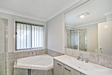 Property photo of 6 Huxtable Place Goulburn NSW 2580