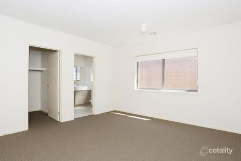 Property photo of 27 Elderberry Way Pakenham VIC 3810