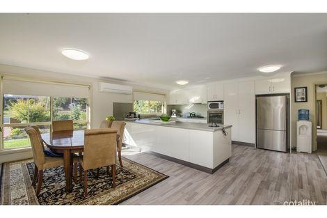 Property photo of 10 Bellshire Place Mount Gambier SA 5290