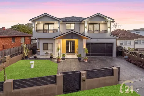 Property photo of 7 Endeavour Road Georges Hall NSW 2198