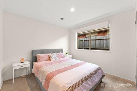 Property photo of 66 Dunbarton Drive Pakenham VIC 3810