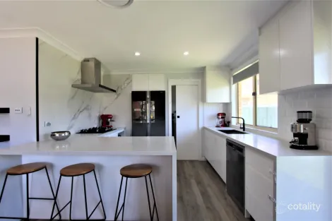 Property photo of 1 Palana Close West Hoxton NSW 2171