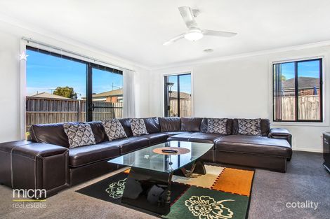 Property photo of 48 Tyler Crescent Tarneit VIC 3029