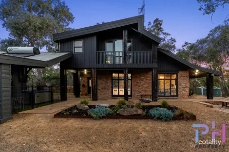 105 James Cook Dr, Emu Creek, VIC 3551