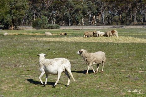 2 Great Southern Hwy, Beverley, WA 6304