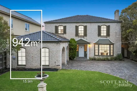 Property photo of 2 Donna Buang Street Camberwell VIC 3124