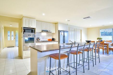 Property photo of 6 Willowbank Pocket Pakenham VIC 3810