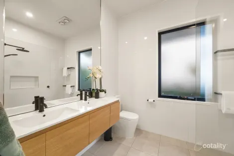Property photo of 20 Pine Street Hamilton QLD 4007