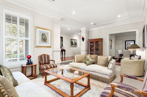 Property photo of 4 Halsbury Close Doncaster East VIC 3109