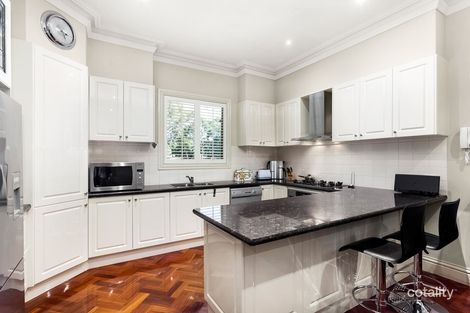 Property photo of 4 Halsbury Close Doncaster East VIC 3109