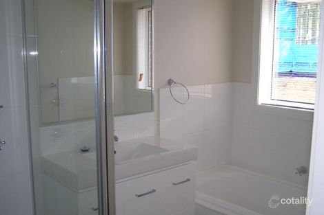 Property photo of 16 Quinlan Run Orange NSW 2800