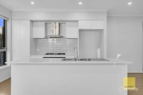 Property photo of 17 Thicket Drive Tarneit VIC 3029