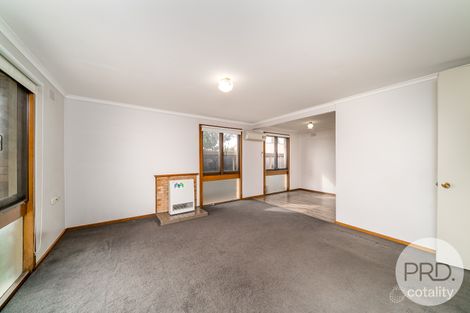 Property photo of 2 Smithies Place Ashmont NSW 2650