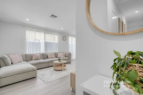 Property photo of 5 Cedarleaf Grange Dayton WA 6055