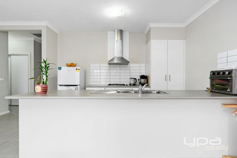 Property photo of 2/27 Cromarty Circuit Darley VIC 3340