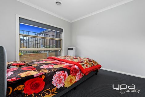 Property photo of 2/27 Cromarty Circuit Darley VIC 3340