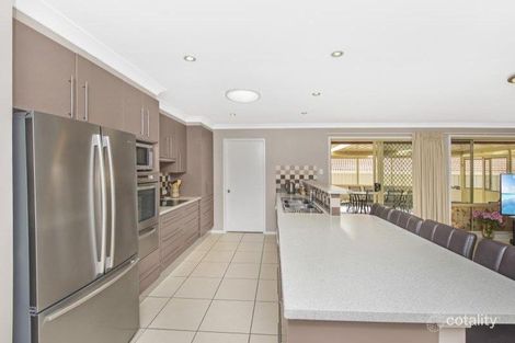 Property photo of 20 Greenhaven Circuit Woongarrah NSW 2259