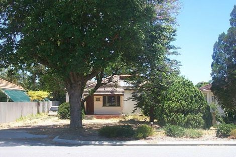 422 Belgravia St, Cloverdale, WA 6105