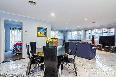 Property photo of 18 Loganberry Close Cranbourne North VIC 3977