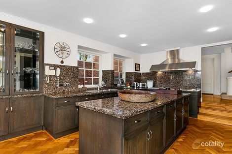 Property photo of 25 Yarradale Road Toorak VIC 3142