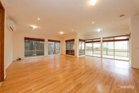 Property photo of 10 Lowanna Street Berwick VIC 3806