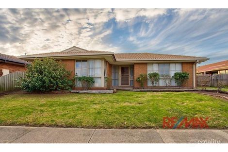 Property photo of 10 Lansell Drive Cranbourne North VIC 3977