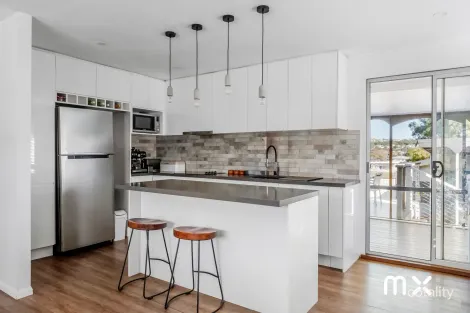 Property photo of 41 Power Drive Mount Warrigal NSW 2528