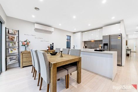 Property photo of 27 Travers Street Craigieburn VIC 3064