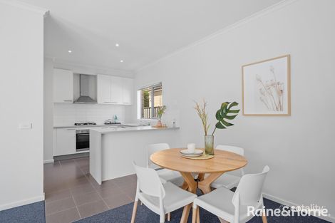 27 Highbury Cct, Craigieburn, VIC 3064