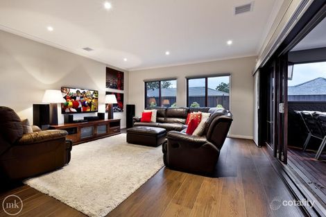 Property photo of 93 Laurimar Boulevard Doreen VIC 3754