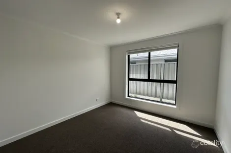 Property photo of 5 Knight Court Munno Para Downs SA 5115