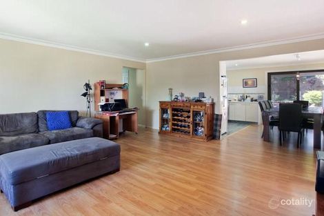 Property photo of 9 Collins Crescent Benowa QLD 4217