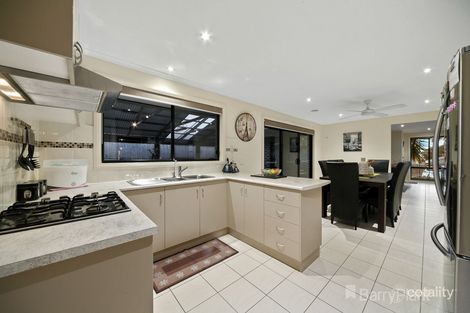 Property photo of 21 Swamp Gum Close Pakenham VIC 3810