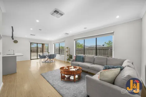 Property photo of 37 Vestige Street Donnybrook VIC 3064