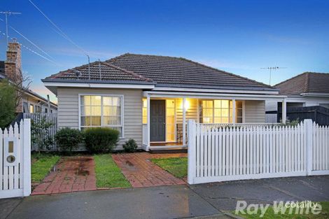 Property photo of 32 Lloyd Avenue Reservoir VIC 3073