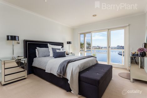 2/93 Sanctuary Lakes South Bvd, Point Cook, VIC 3030