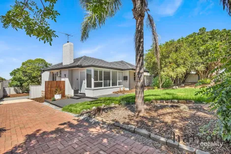 26 Findon Cres, Westminster, WA 6061