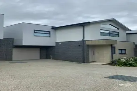 Property photo of 2/110 Hoffmans Road Essendon VIC 3040