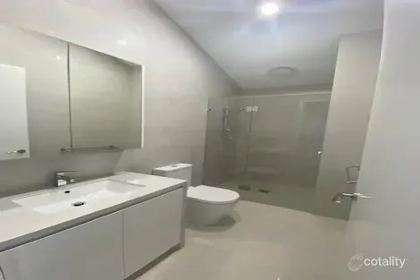 Property photo of 2/110 Hoffmans Road Essendon VIC 3040