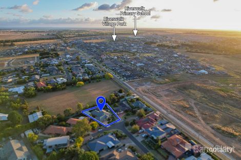 Property photo of 8 McPherson Place Werribee VIC 3030