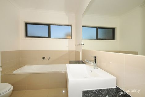 Property photo of 10 Elder Court Carrum Downs VIC 3201