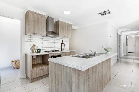 Property photo of 97 Ellscott Boulevard Mickleham VIC 3064