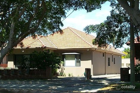 15 Stewart Ave, Hamilton East, NSW 2303