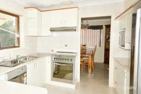 Property photo of 6 Glenwarrie Place Parkes NSW 2870